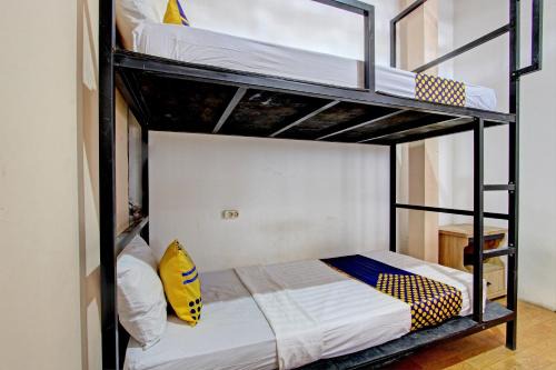 Berbah Hotel | Hotel O Cindelaras B&b Bunk Bed