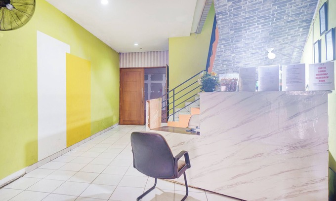 East Jakarta Hotel | Hotel O J&B Smart Jatinegara