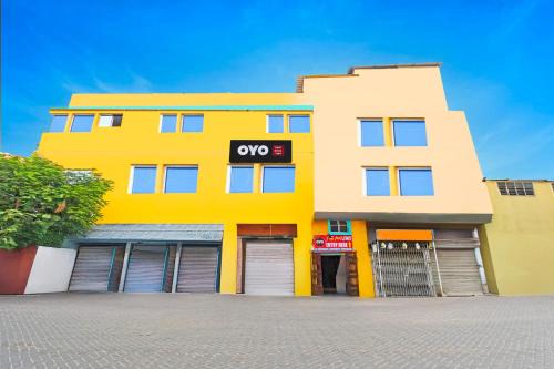 Chandannagar Hotel | Hotel O Madhyamgram Railway Junction Formerly Dreamland