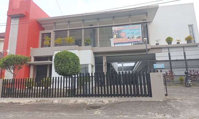 Pekanbaru Hotel | Hotel O Rumah Singgah Cemara Syariah