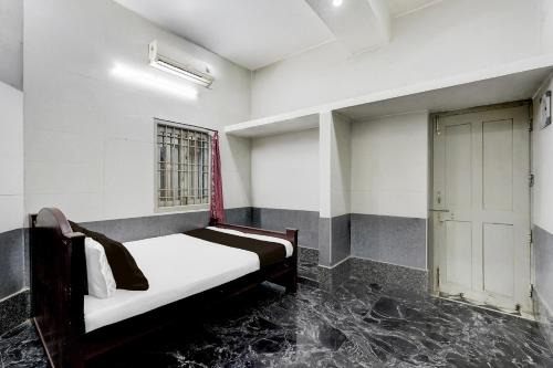 Gummidipundi Hotel | Hotel O SMR Palace