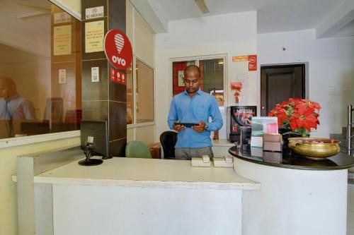 Medavakkam Hotel | Hotel O The Mangrove Wood Residency