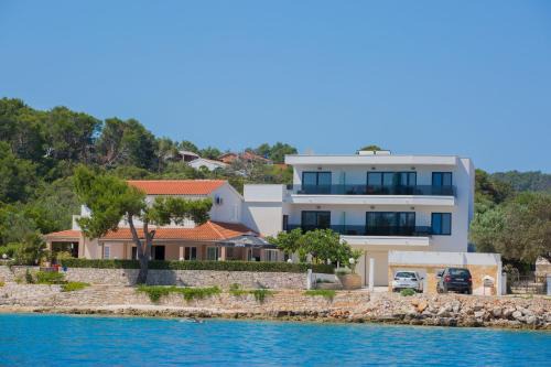 Necujam Hotel | Hotel Paradise Punta