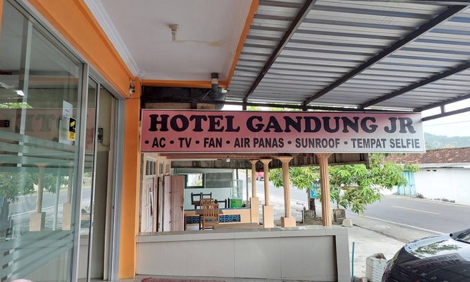 Kretek Hotel | HOTEL PARANGTRITIS GANDUNG JR