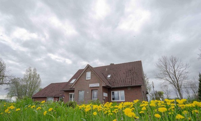 Dornum Hotel | Hotel Pension Schienfatt am Dornumersieler Tief