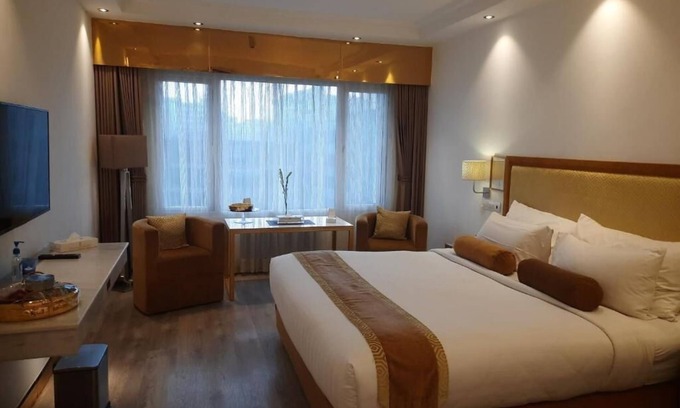 Dhaka Hotel | Hotel Razmoni Isha Kha International