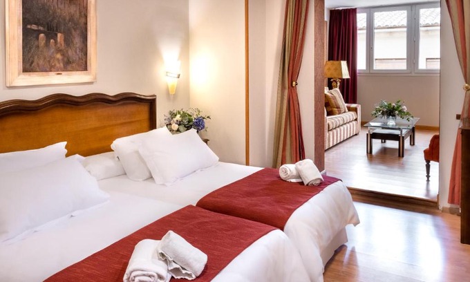 Centro - Sagrario Hotel | Hotel Reina Cristina