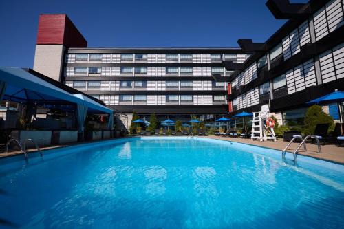 The Triangle Hotel | Hotel Ruby Foo's