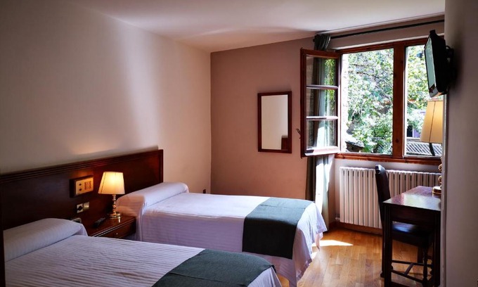 Ordino Hotel | Hotel Santa Bàrbara De La Vall D'ordino