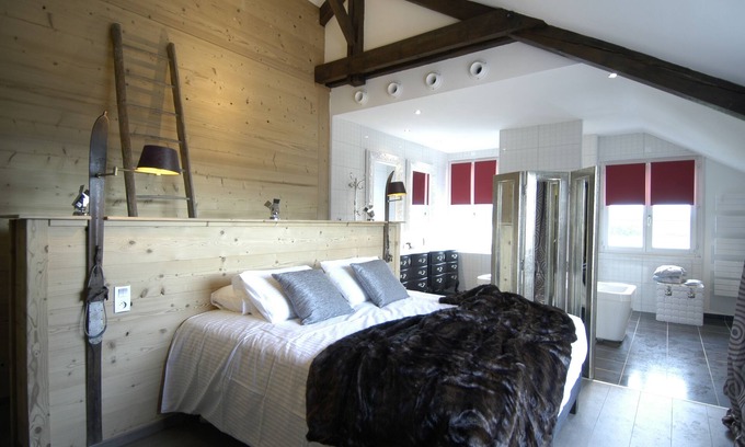 Vetraz-Monthoux Hotel | Hotel Suite with Mont-Blanc view at 15 mn of Geneva center