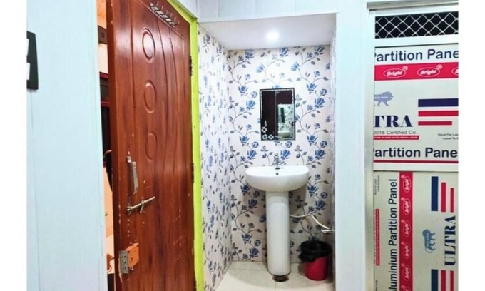 Gonda Apartment | Hotel White Stone Premium AC Room 3