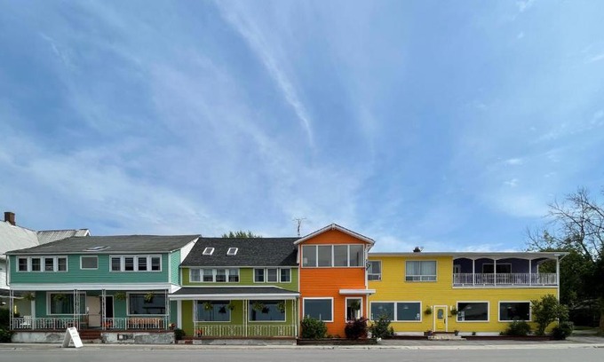 Wolfe Island Hotel | Hotel Wolfe Island