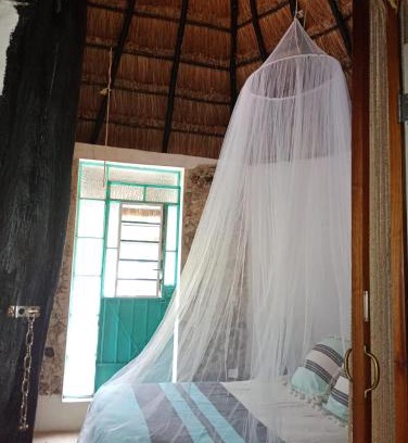 Izamal Hotel | Hotel y Museo Aldea Maya Toktli Orígenes - Casa Maya Toh - Alberca, Wifi Starlink, Tour Museo