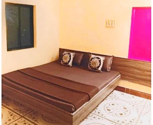 Dwarka Hotel | Hotel Yuvraj AC OR NON AC BOTH ROOM Dwarka Gujrat