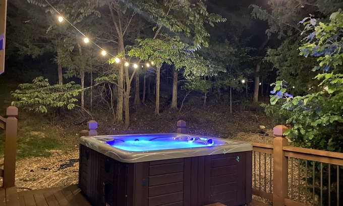 Branson House | HOTTUB💦CornHole🎱POOLTABLE🔥Pit LAKE🎣SHOWS🎸GOLF⛳️SHOP