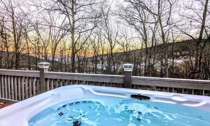 Keezletown House | HotTub,Location!YearRound:Ski Entr, Fmily Ctr. On Mountain Renovated 5BR 3.5BAEV