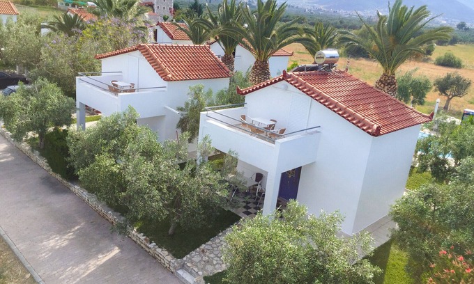 Paralio Astros House | Houdis House - Free standing independent home in a 8 unit complex with pool