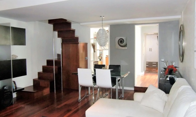 L'Hospitalet de Llobregat House | House with pool, garden and well connected