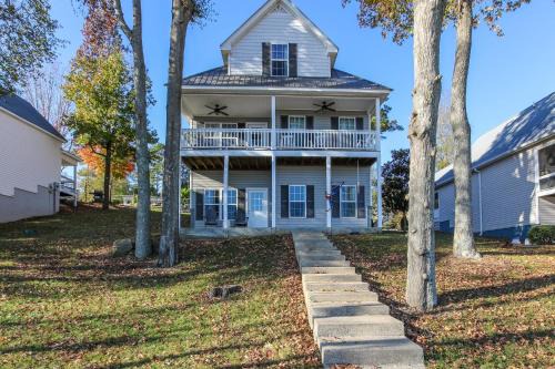 Leesburg House | House #04 - Happy Camper-(No Pets) -Private Pier