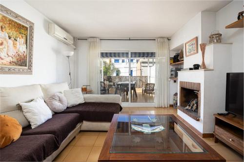 Montgat House | House 5 Mins From Montgat Beach