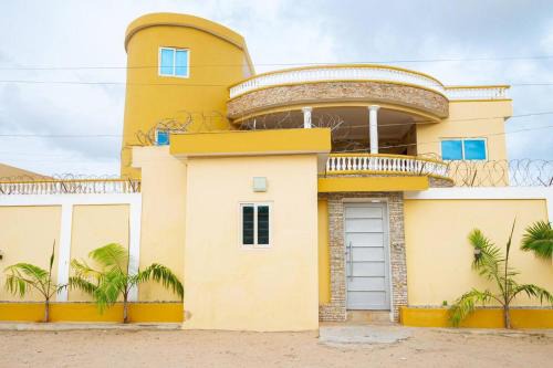 Littoral Department House | House 5 Mins From the Beach, 15 Mins From the Airport