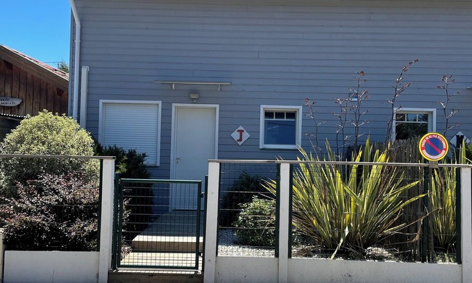 Claouey House | HOUSE 50 METRES FROM THE LAKE IN THE VILLAGE OF CLAOUEY