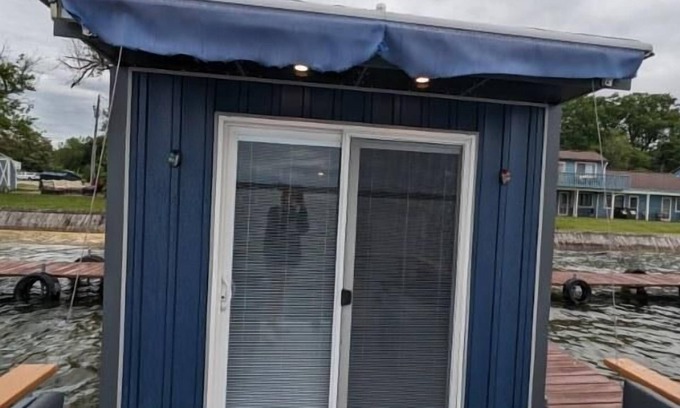 Mayfield Boat Rental | House Boat on Fife Lake