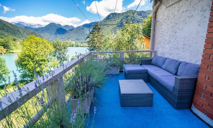 Most na Soci Villa | House by the Lake
