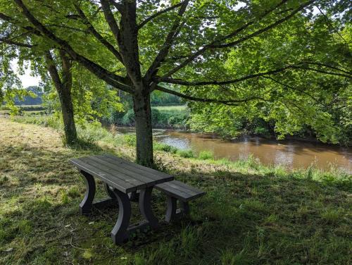 Morlac Villa | House by the River