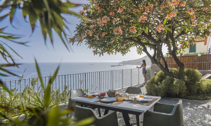 Santa Maria Maior House | House by the sea, with harbor view - Lazareto Mar