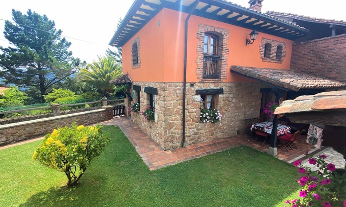 Parres House | House