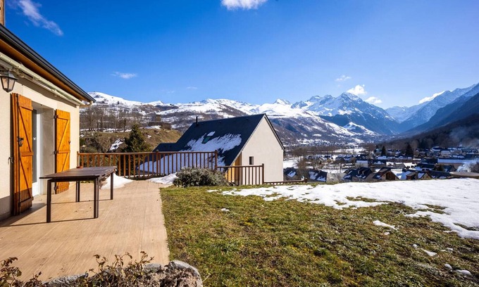Peyragudes House | House for 10 near lake, WiFi, secure garage
