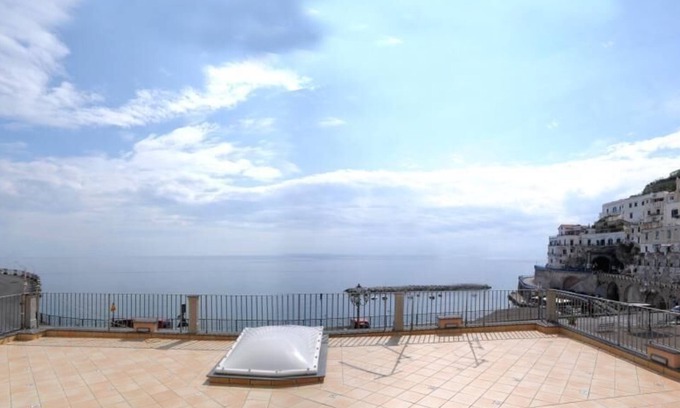 Atrani Apartment | House for families with terrace and sea view, only 1km from the center of Amalfi