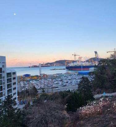 Okpo-dong Apartment | house for rest