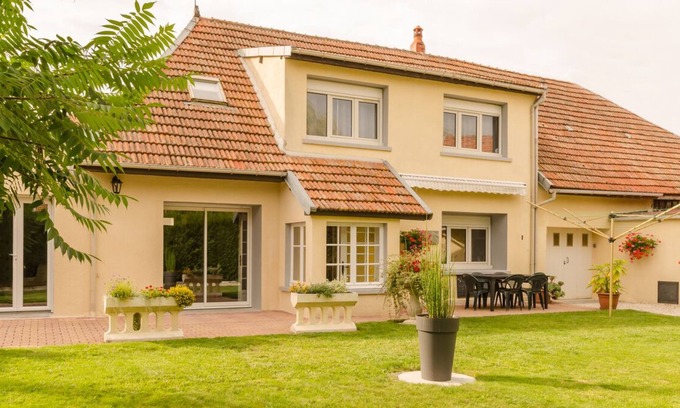 Chatres House | House