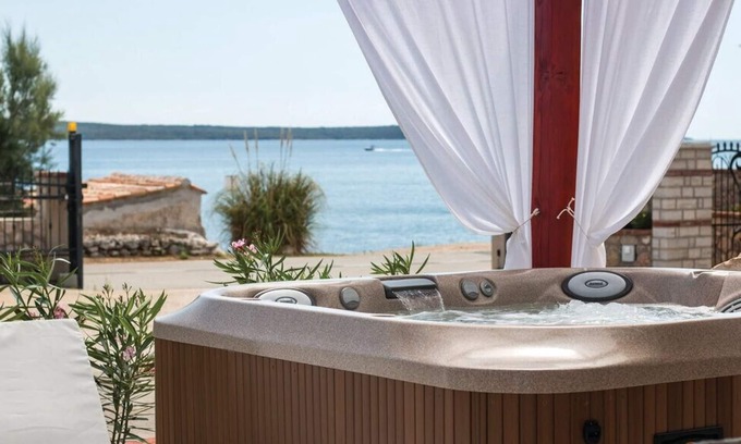 Nerezine Villa | House Gabriella by Villas Guide
