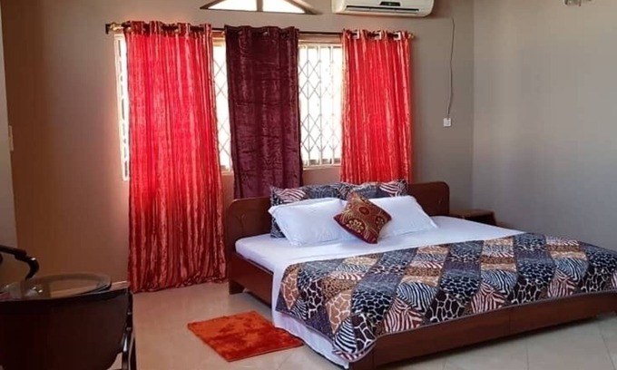 Tema House | House, gazebo, 10 minutes from the beach. And 20 minutes from the airport.