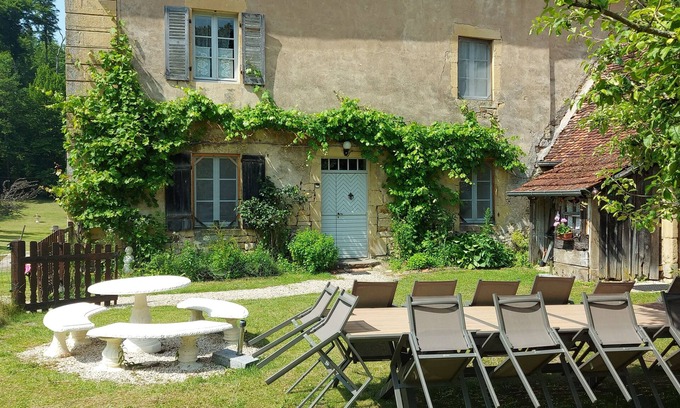 Montigny-les-Cherlieu House | House in a hamlet in the middle of the forest