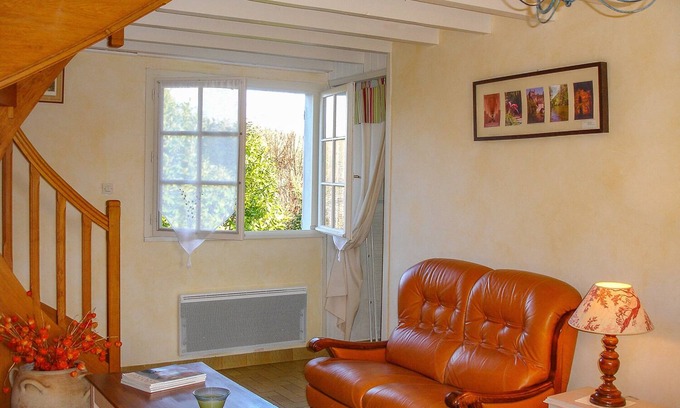 La Bussiere House | House in green setting, Gartempe coast, close to river, hiking trails.