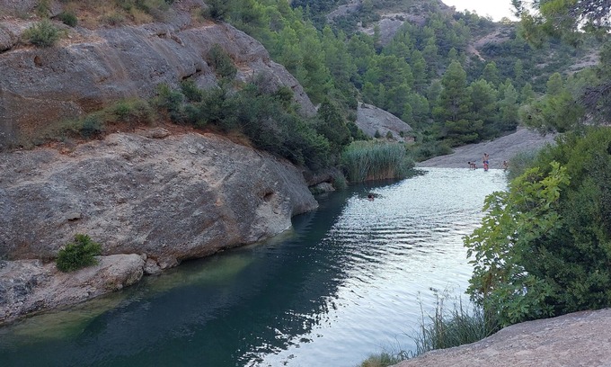 Corbera d'Ebre Ski Chalet | House in Les Terres del Ebre with large spaces, terrace, barbecue and garage.