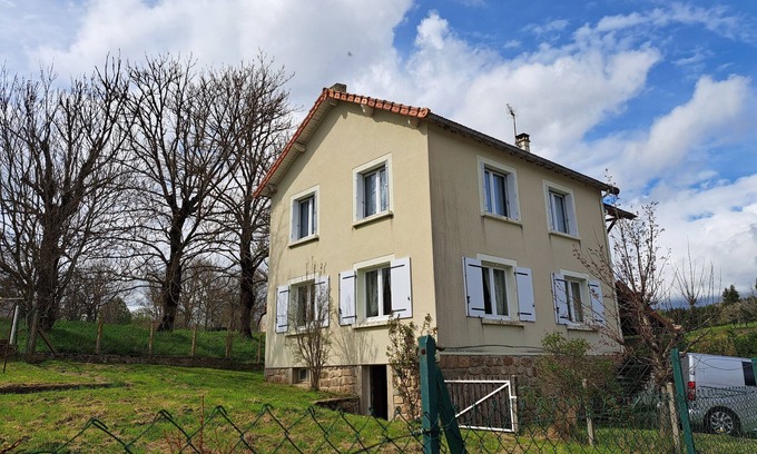 Issarles House | House in the Ardèche countryside, renovated, sleeps 8