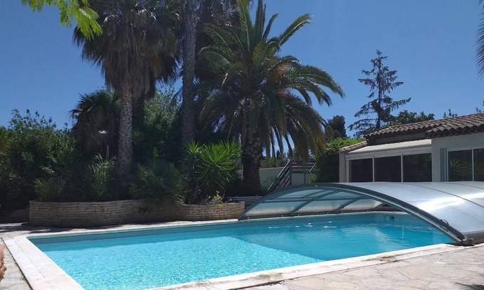 Chateau Gombert House | house in the foothills of the Star in a large property with pool