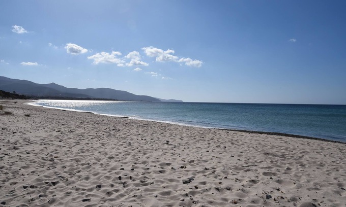 S'oru e Mari House | House in the sun, 3 minutes walk to the beach, terrace with sea view