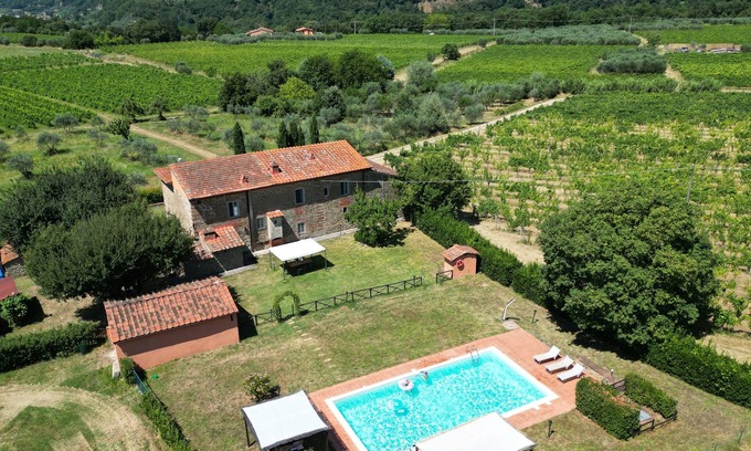 Terranuova Bracciolini House | House in the Tuscany country between the vineyards of the Chianti