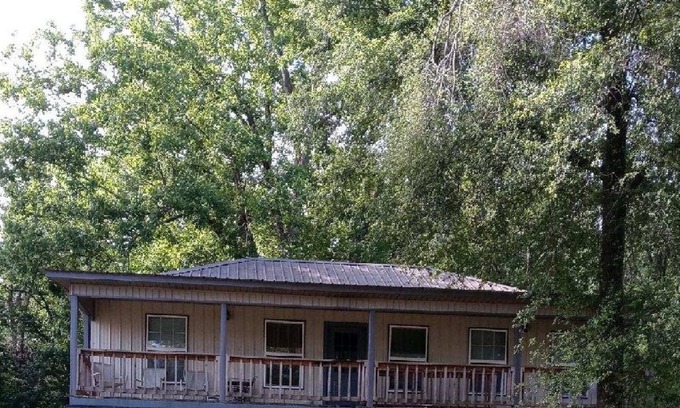 Larto House | House located on Larto Lake! 200 yards from the water. private boatslip on dock