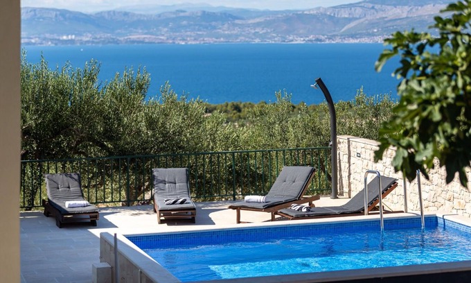 Supetar House | House Mario (10878-K1) - Supetar - island Brac