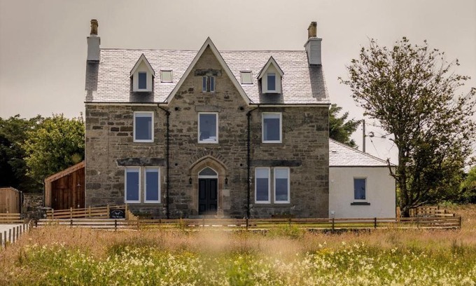 Broadford Apartment | House of Juniper - Luxury Accessible Apartment