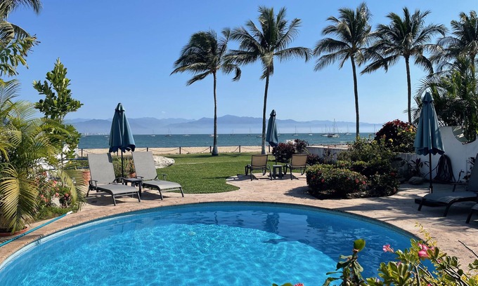 Flamingos House | House on the beach in La Cruz, DISCOUNT: for Oct, 3 Bedroom 3bath, sleeps 7