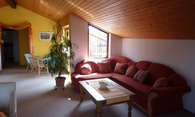 Oberbohringen Apartment | House on the golf course - beautiful 3 room attic apartment and feel-good climate