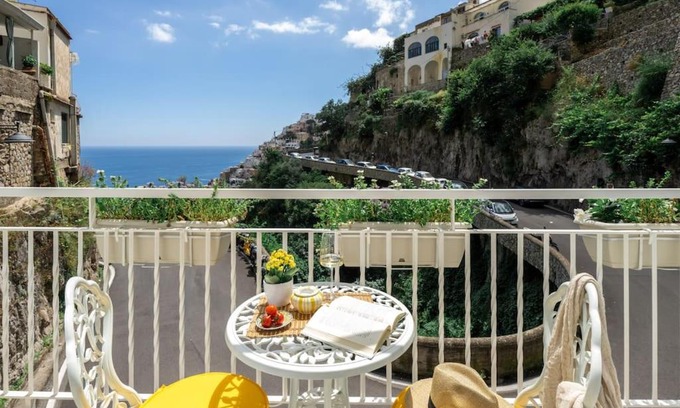 Liparlati Apartment | House on the rock